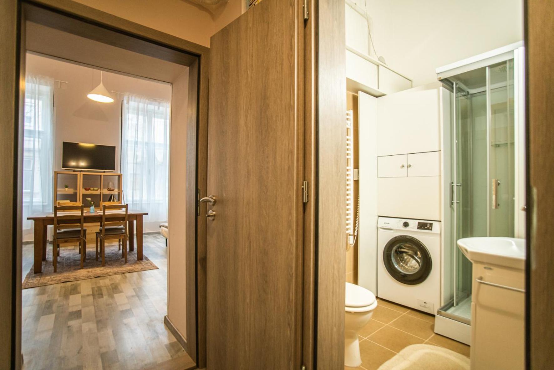 Spacious Apartment In Central Кечкемет Экстерьер фото